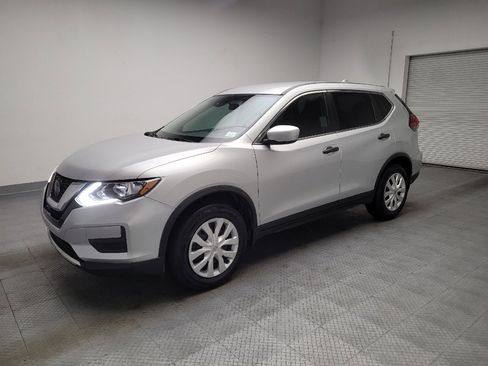 Used 2020 Nissan Rogue S FWD image 2