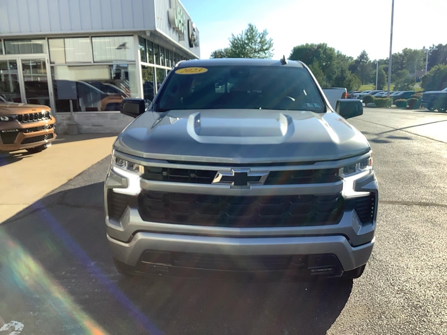 Used 2023 Chevrolet Silverado 1500 RST w/ Convenience Package II AWD/4WD image 2