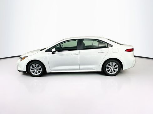 Used 2025 Toyota Corolla LE FWD image 4