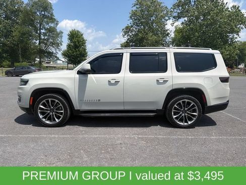 Used 2022 Jeep Wagoneer Series II w/ Premium Group I AWD/4WD image 2