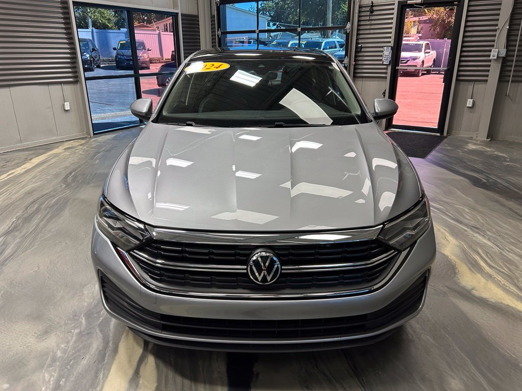 Used 2024 Volkswagen Jetta SE FWD image 36