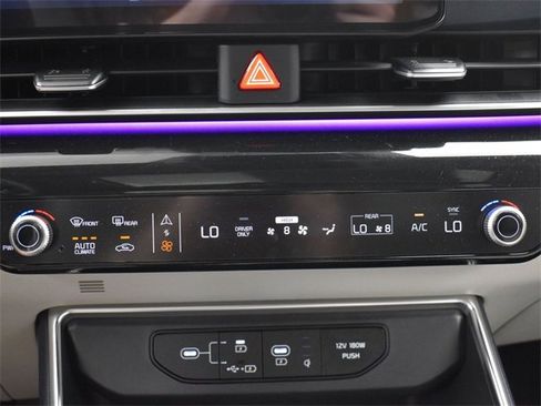Certified 2025 Kia Carnival SX Prestige image 23
