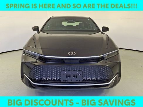 Used 2025 Toyota Crown Nightshade image 3