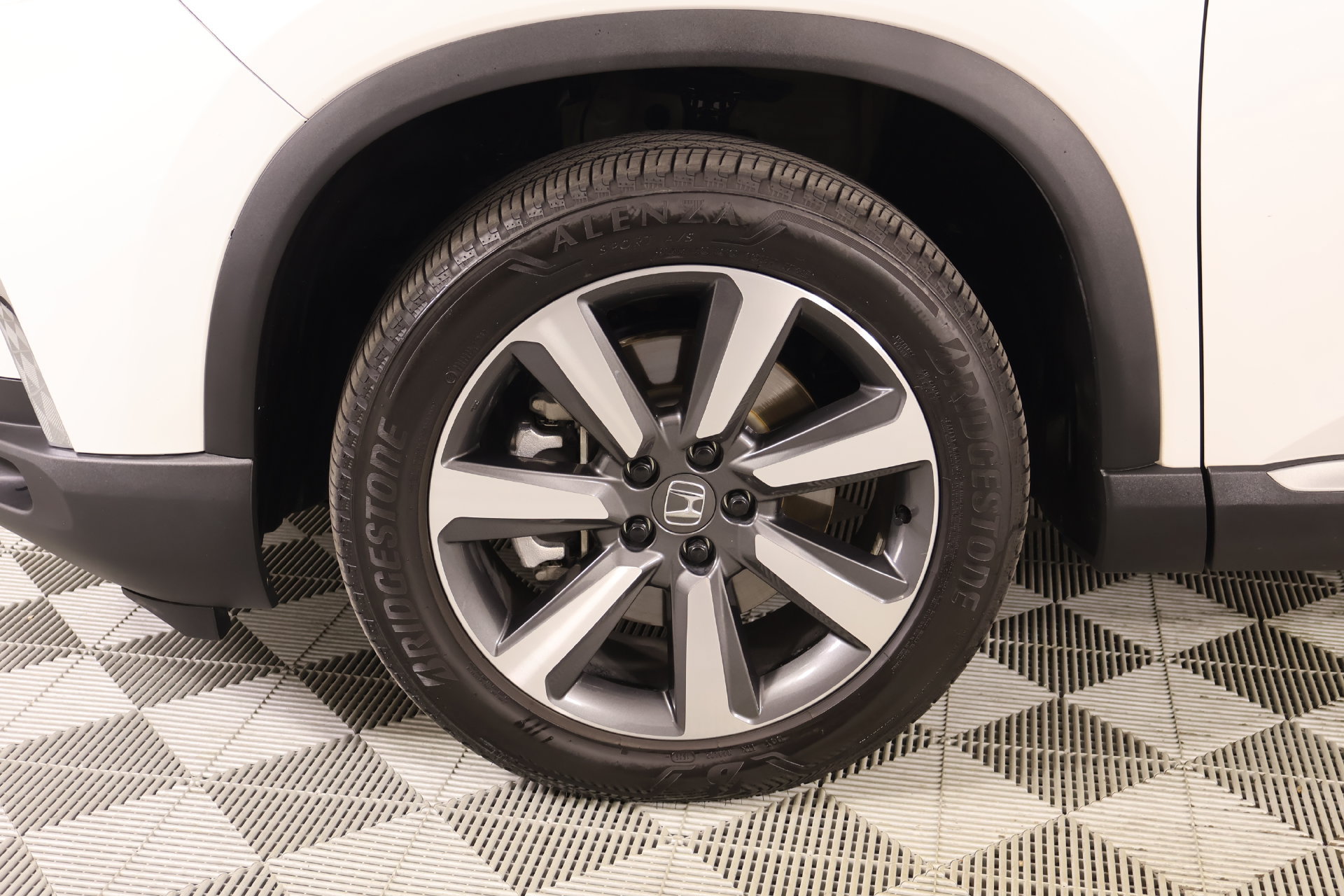 Used 2025 Honda Pilot Touring image 19