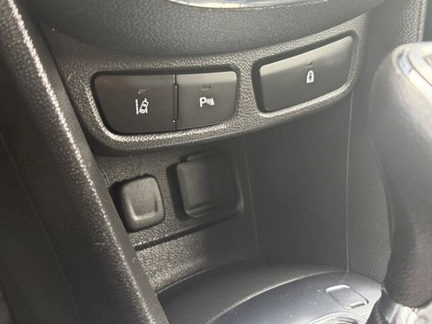 Used 2013 Buick Encore Premium image 23