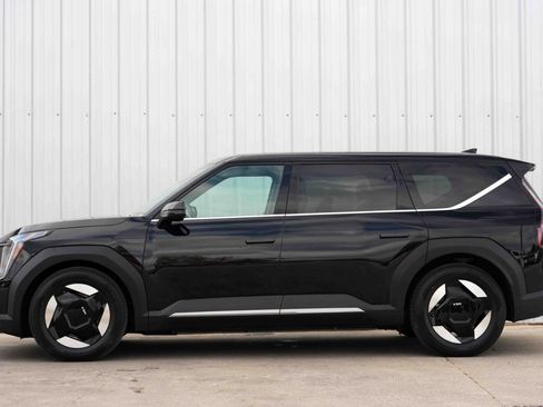 Used 2024 Kia EV9 Light Long Range image 8