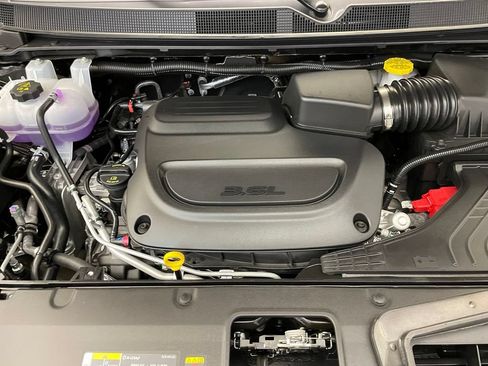New 2027 Chrysler Pacifica Select AWD/4WD image 17