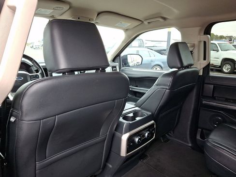 Used 2024 Ford Expedition XLT image 23