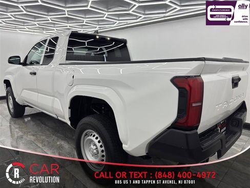 Used 2024 Toyota Tacoma SR RWD image 4