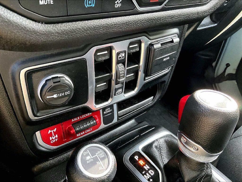 Used 2024 Jeep Wrangler Unlimited AWD/4WD image 25