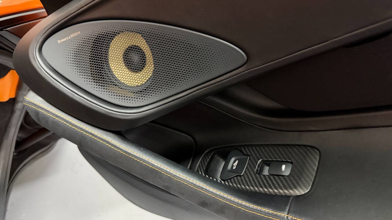 Used 2017 McLaren 570S Coupe RWD image 37