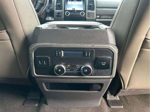 Used 2019 Ford Expedition Max XLT w/ Equipment Group 202A AWD/4WD image 32