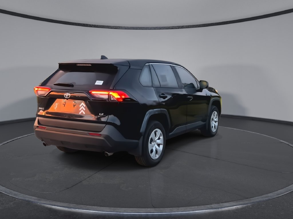 Used 2024 Toyota RAV4 LE FWD image 8