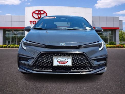 Used 2024 Toyota Corolla SE FWD image 2