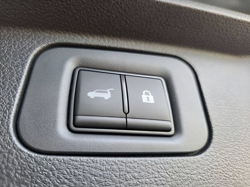 Used 2025 Nissan Armada Platinum Reserve AWD/4WD image 8