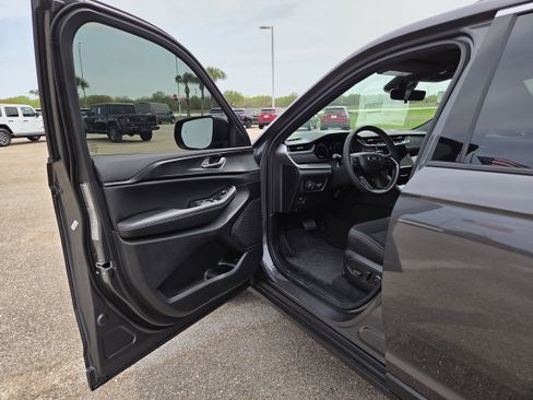 New 2026 Jeep Grand Cherokee Laredo X image 12