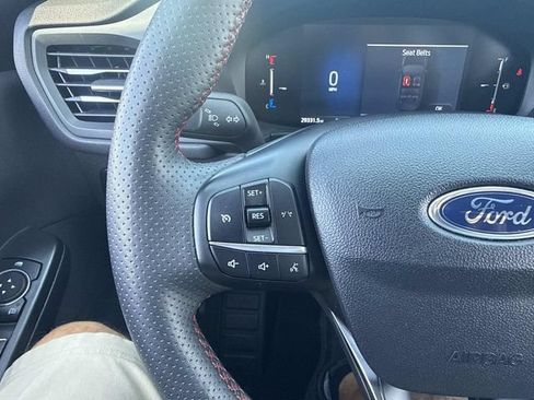 Used 2025 Ford Escape ST-Line Select AWD/4WD image 28