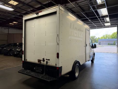 Used 2022 Ford Transit 350 DRW RWD image 5