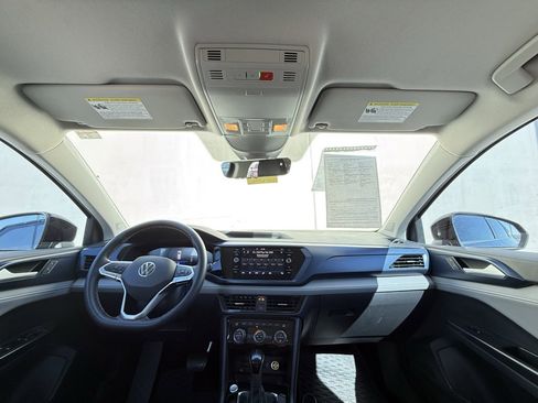 Certified 2024 Volkswagen Taos SE w/ MDO Package image 6