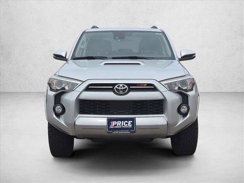 Used 2020 Toyota 4Runner TRD Off-Road Premium AWD/4WD image 2