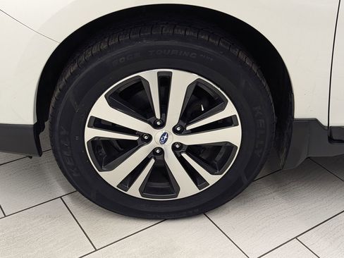 Used 2019 Subaru Outback 2.5i Limited w/ Popular Package #2 image 9