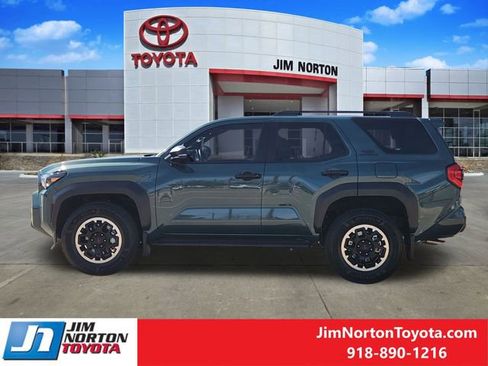 Used 2025 Toyota 4Runner TRD Off-Road Premium image 5