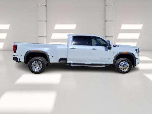 New 2026 GMC Sierra 3500 Denali w/ Denali Reserve Package image 4