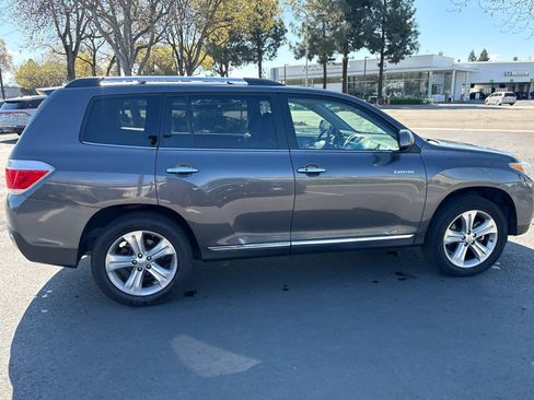 Used 2013 Toyota Highlander Limited image 22