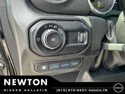 Used 2023 Jeep Wrangler Unlimited Sahara w/ Cold Weather Group AWD/4WD image 21