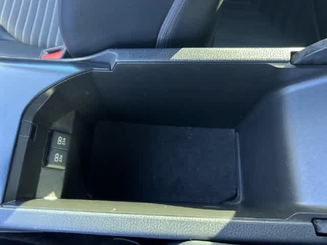 Used 2020 Toyota Camry SE w/ Convenience Package FWD image 27