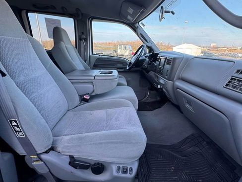 Used 2003 Ford F350 XLT image 23