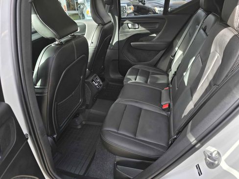 Used 2025 Volvo XC40 B5 Core w/ Protection Package Premier image 18