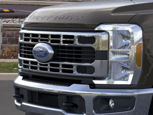 New 2025 Ford F350 XLT w/ FX4 Off-Road Package image 39