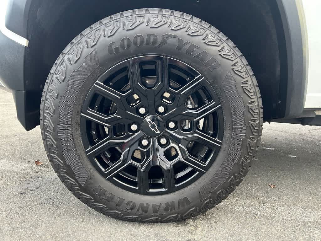 Used 2025 Chevrolet Colorado Trail Boss AWD/4WD image 8