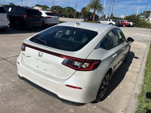 Used 2024 Honda Civic EX-L image 7