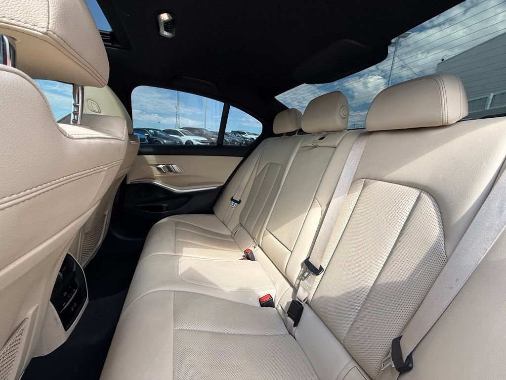 Used 2022 BMW 330i xDrive Sedan w/ Driving Assistance Package AWD/4WD image 18