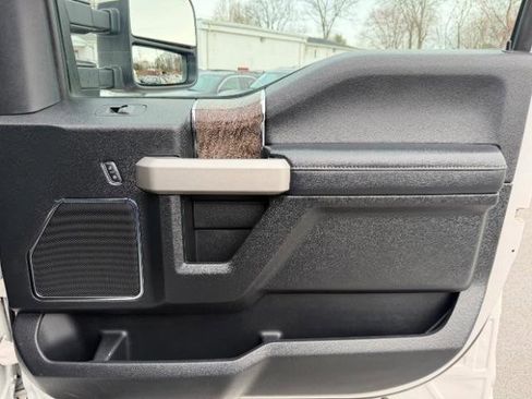 Used 2019 Ford F250 Lariat w/ Lariat Ultimate Package image 36