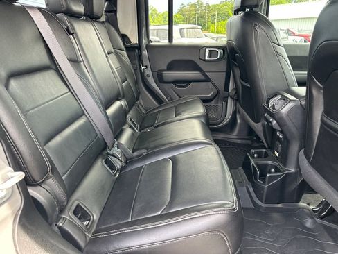 Used 2021 Jeep Gladiator Overland w/ Popular Equipment Package AWD/4WD image 16