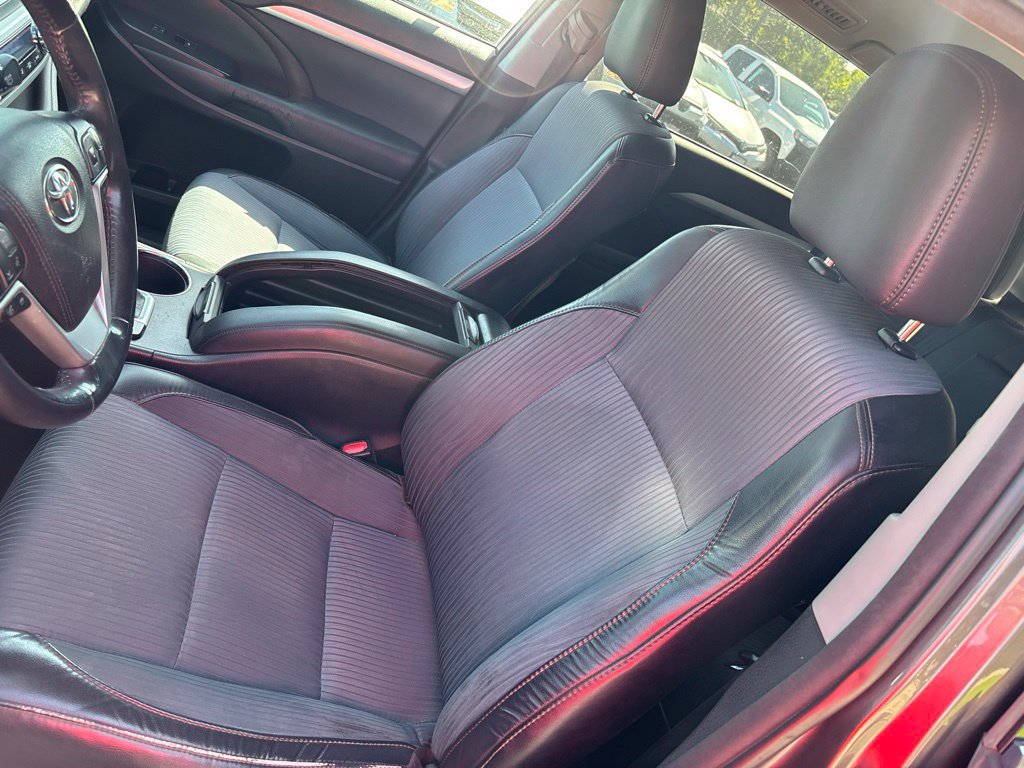 Used 2015 Toyota Highlander Plus FWD image 20