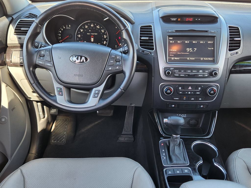 Used 2014 Kia Sorento SX w/ 3rd Row Package FWD image 12