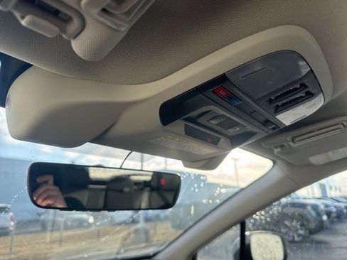 Used 2017 Subaru Impreza 2.0i Premium image 13