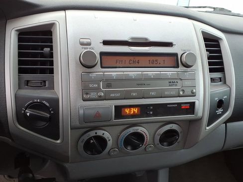 Used 2010 Toyota Tacoma Base image 24