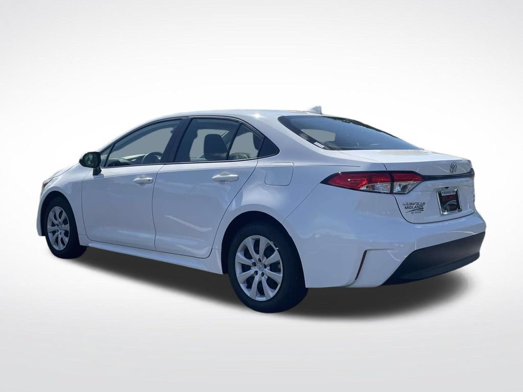 Used 2026 Toyota Corolla LE FWD image 4