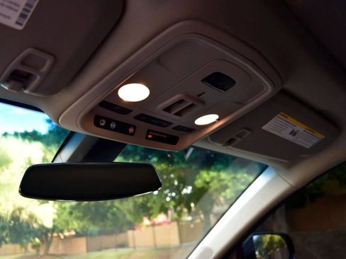 Used 2015 Cadillac ATS Luxury w/ Sun And Sound Package image 19