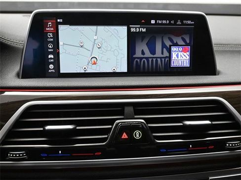 Used 2020 BMW 740i xDrive 740i xDrive w/ Cold Weather Package image 38