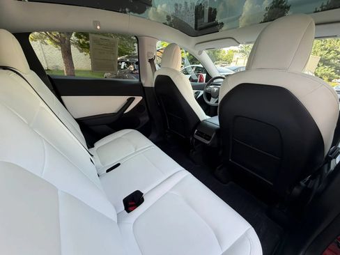 Used 2022 Tesla Model Y Long Range AWD/4WD image 21