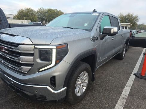 Used 2024 GMC Sierra 1500 SLE image 1