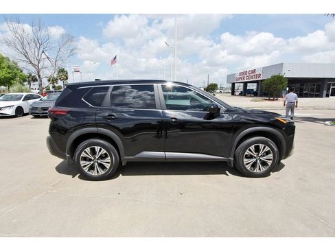 Used 2023 Nissan Rogue SV image 5