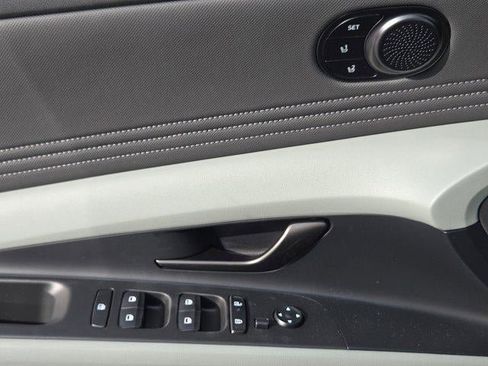 New 2026 Hyundai Elantra Limited image 17