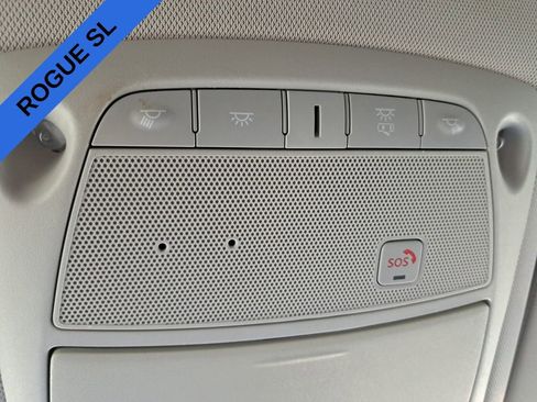 Used 2017 Nissan Rogue SL image 17
